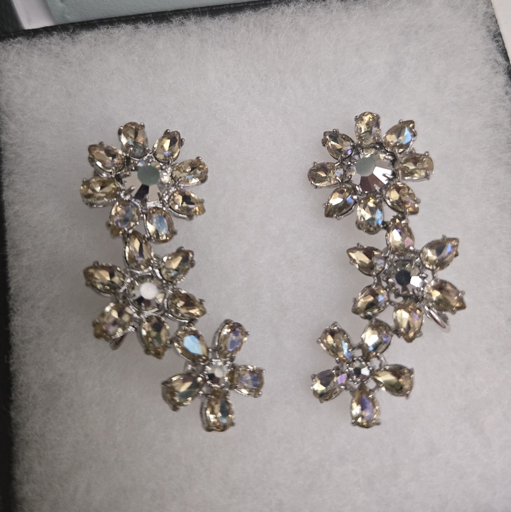 Henri Bendel Climber Earrings EUC - Picture 3 of 6